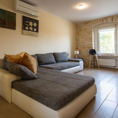 Apartment Lungomare Pula Exterior photo