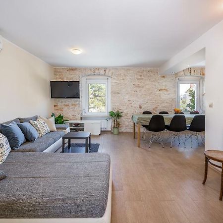 Apartment Lungomare Pula Exterior photo