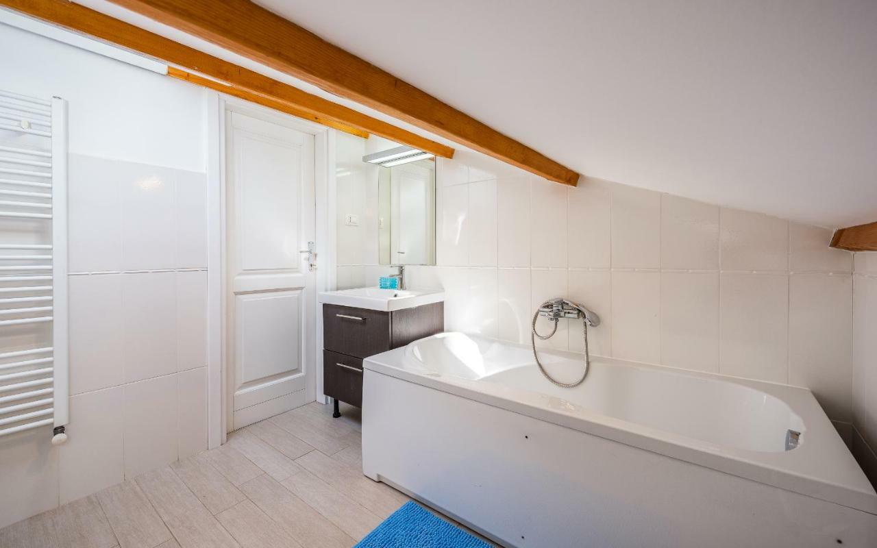 Apartment Lungomare Pula Exterior photo