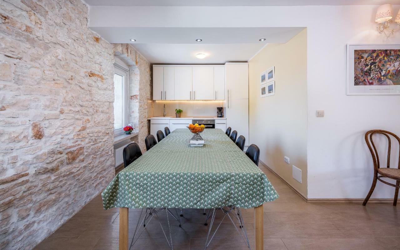 Apartment Lungomare Pula Exterior photo